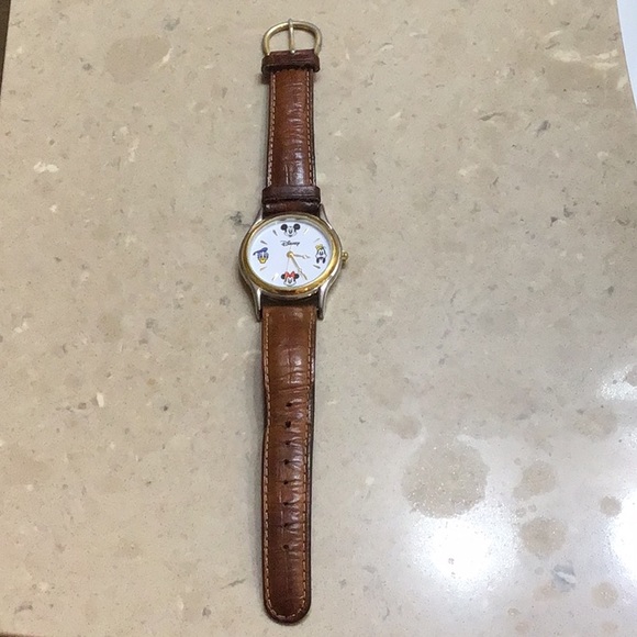 Ladies Mickey Mouse Watch - Picture 5 of 9
